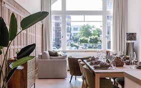 Beautifully Decorated Apartment In Authentic Town House Near The Beach